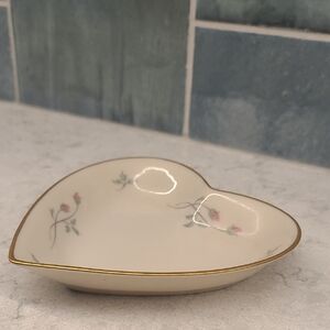 Lenox Heart-Shaped Cream and Gold Floral Bowl